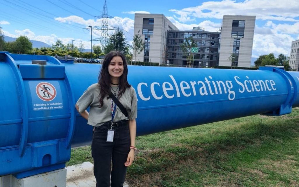 Integrante de SAPHIR junto al LHC en CERN