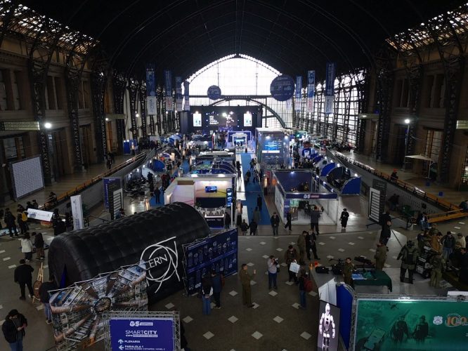 LHC: An Immersive Experience en una feria científica